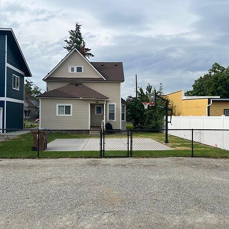 A Very Unique Quirky And Comfortable Home Spokane Exterior photo