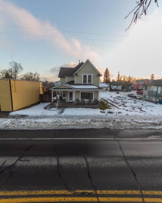 A Very Unique Quirky And Comfortable Home Spokane Exterior photo