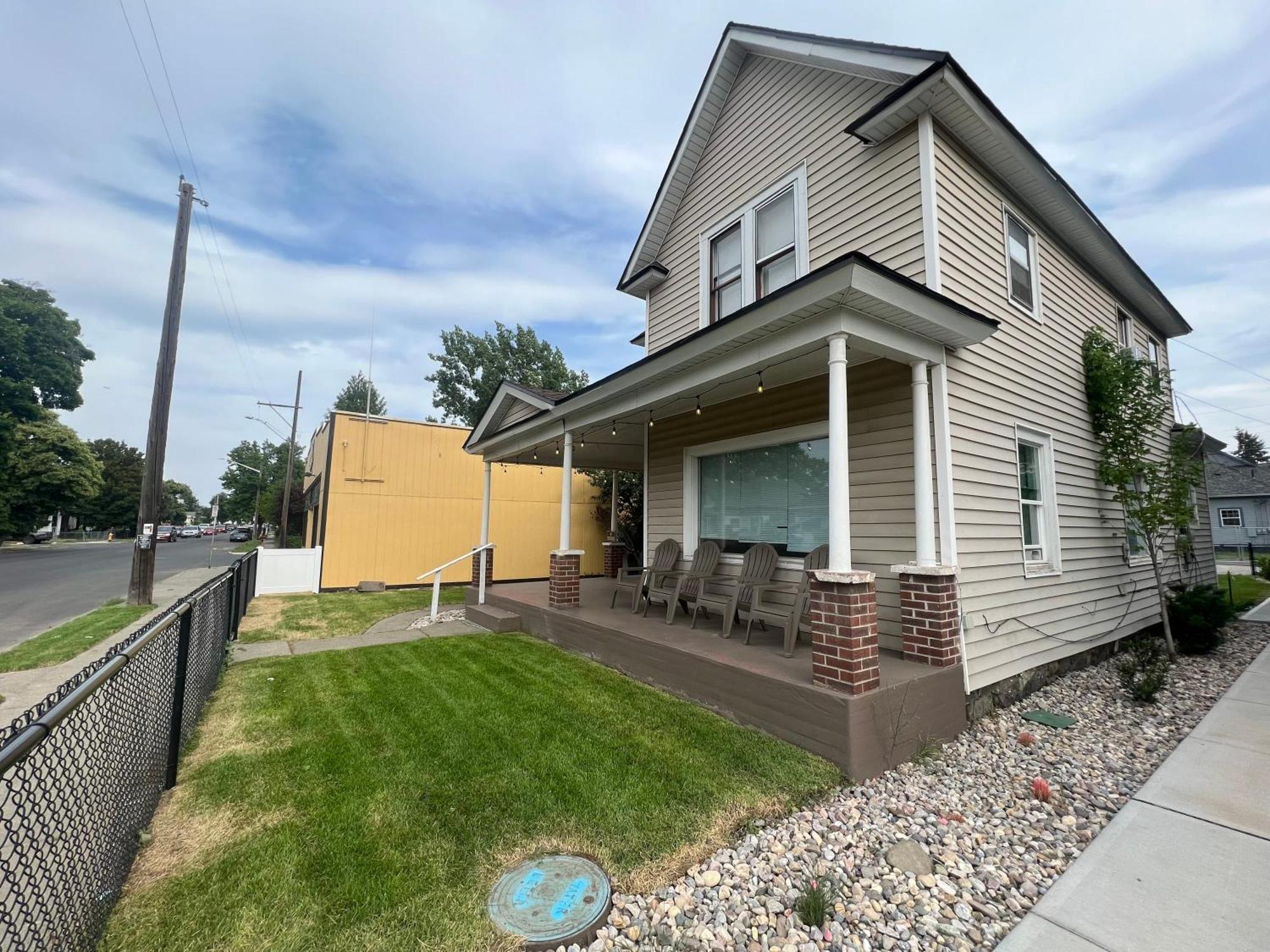 A Very Unique Quirky And Comfortable Home Spokane Exterior photo