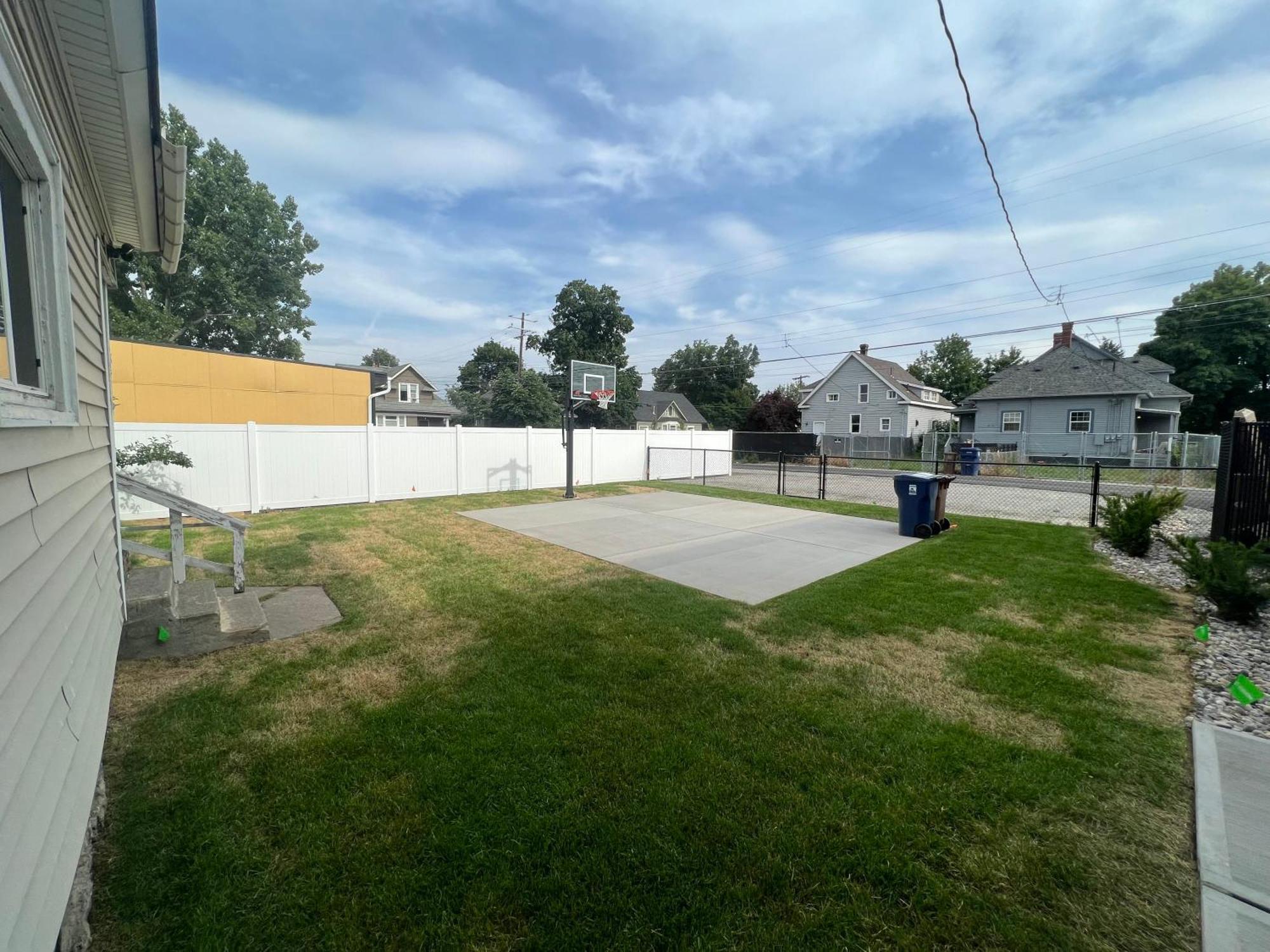 A Very Unique Quirky And Comfortable Home Spokane Exterior photo