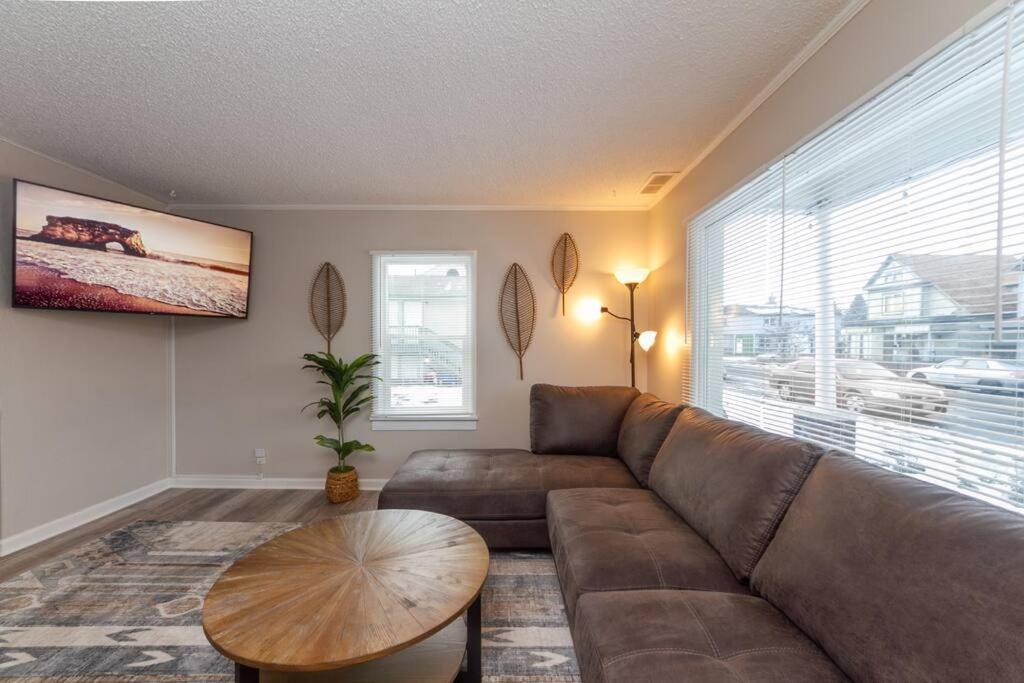 A Very Unique Quirky And Comfortable Home Spokane Exterior photo